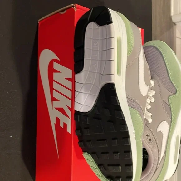 Nike Air Max One - Picture 6 of 8